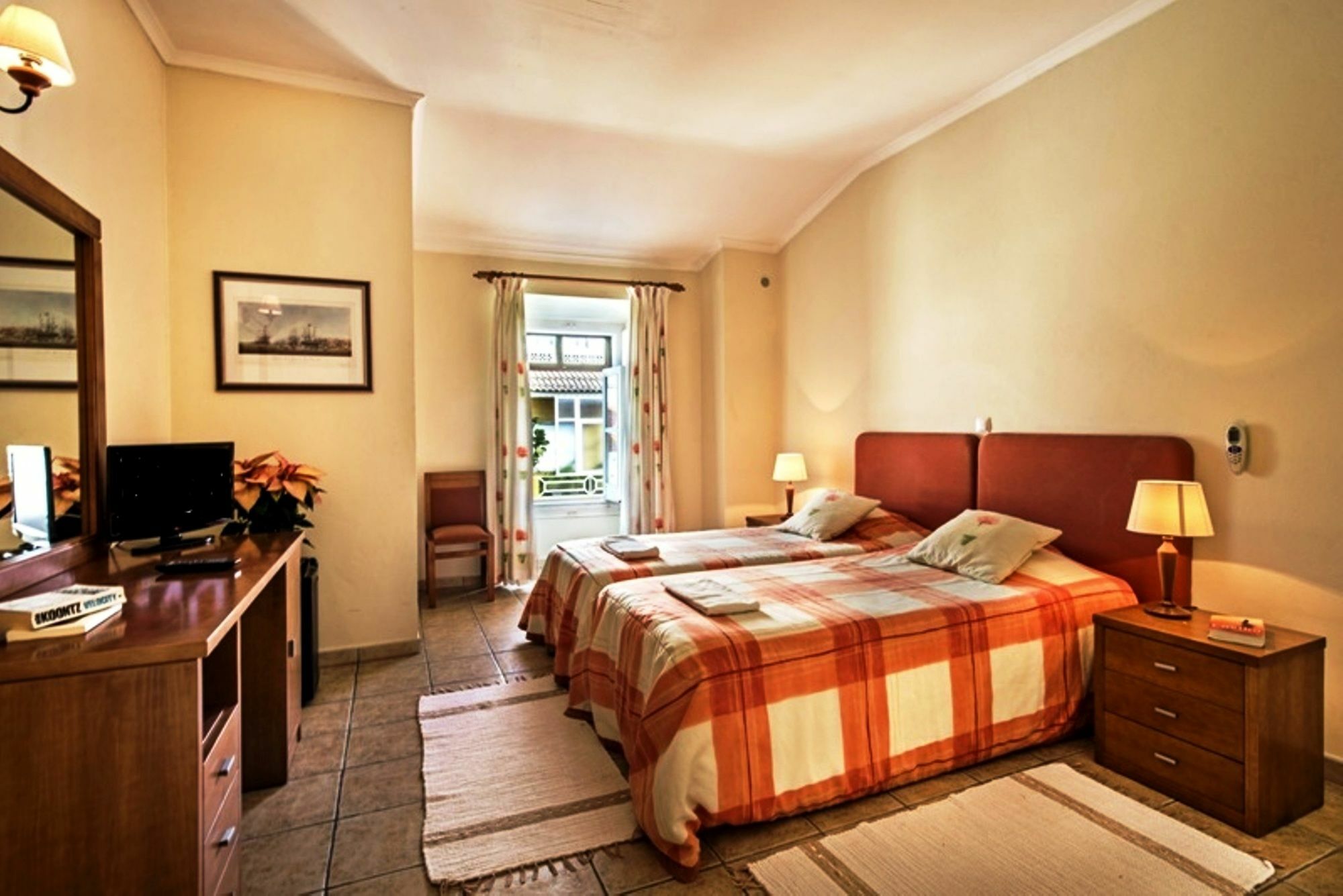 Отель Rio Arade Algarve Manor House Эштомбар Экстерьер фото