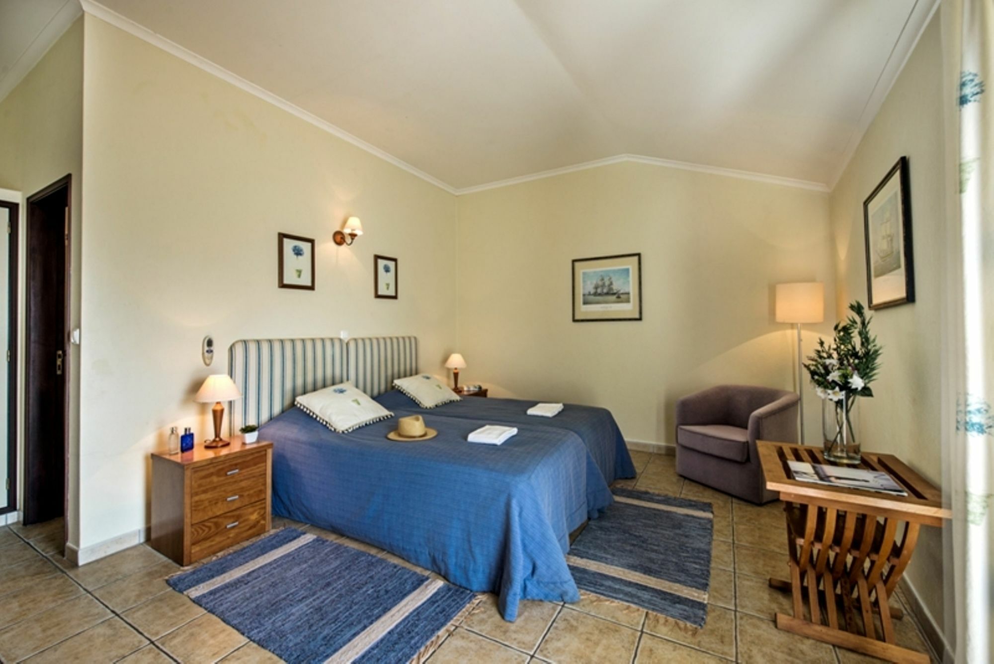 Отель Rio Arade Algarve Manor House Эштомбар Экстерьер фото