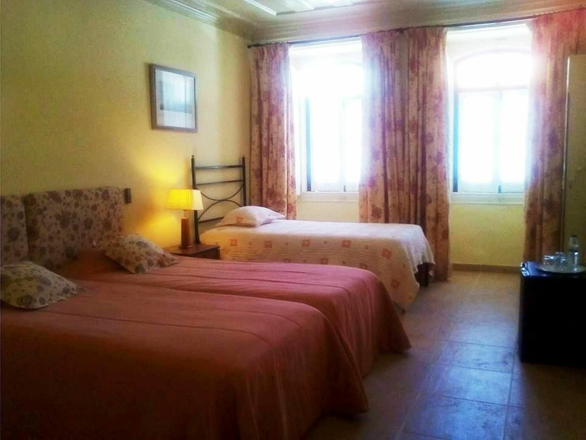 Отель Rio Arade Algarve Manor House Эштомбар Экстерьер фото